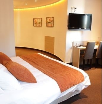 Western Clos Syrah Hotel 4*